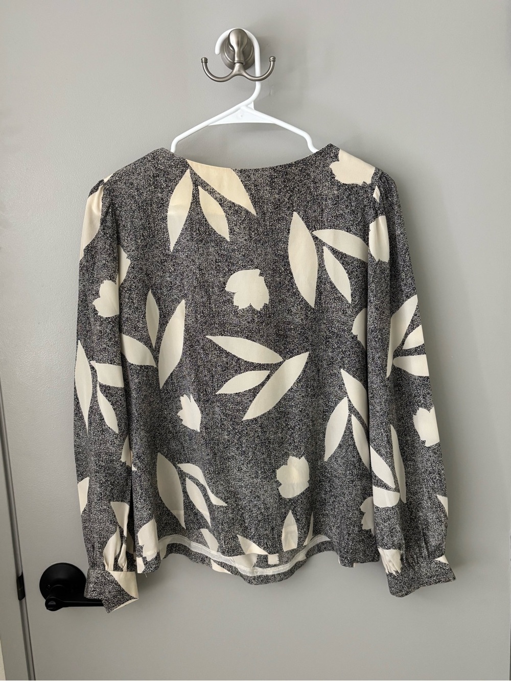 Vintage David Hayes 100% Silk Black & Cream Floral Leaf Blouse